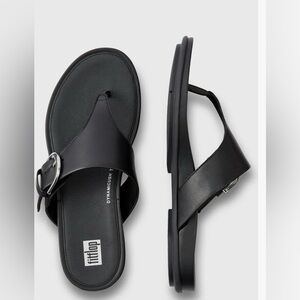 FitFlop Gracie Black Leather Toe-Post Sandals